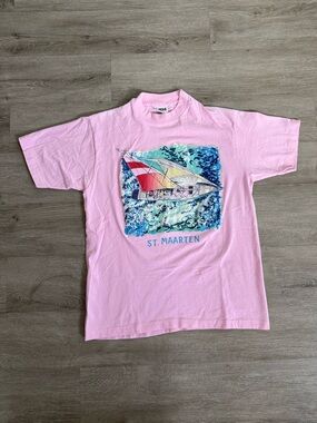 Vintage St. Maarten Graphic T-Shirt Pink